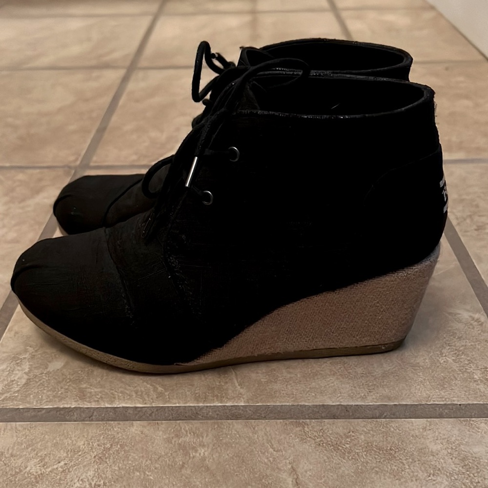 Bob’s black wedges size 8.5
